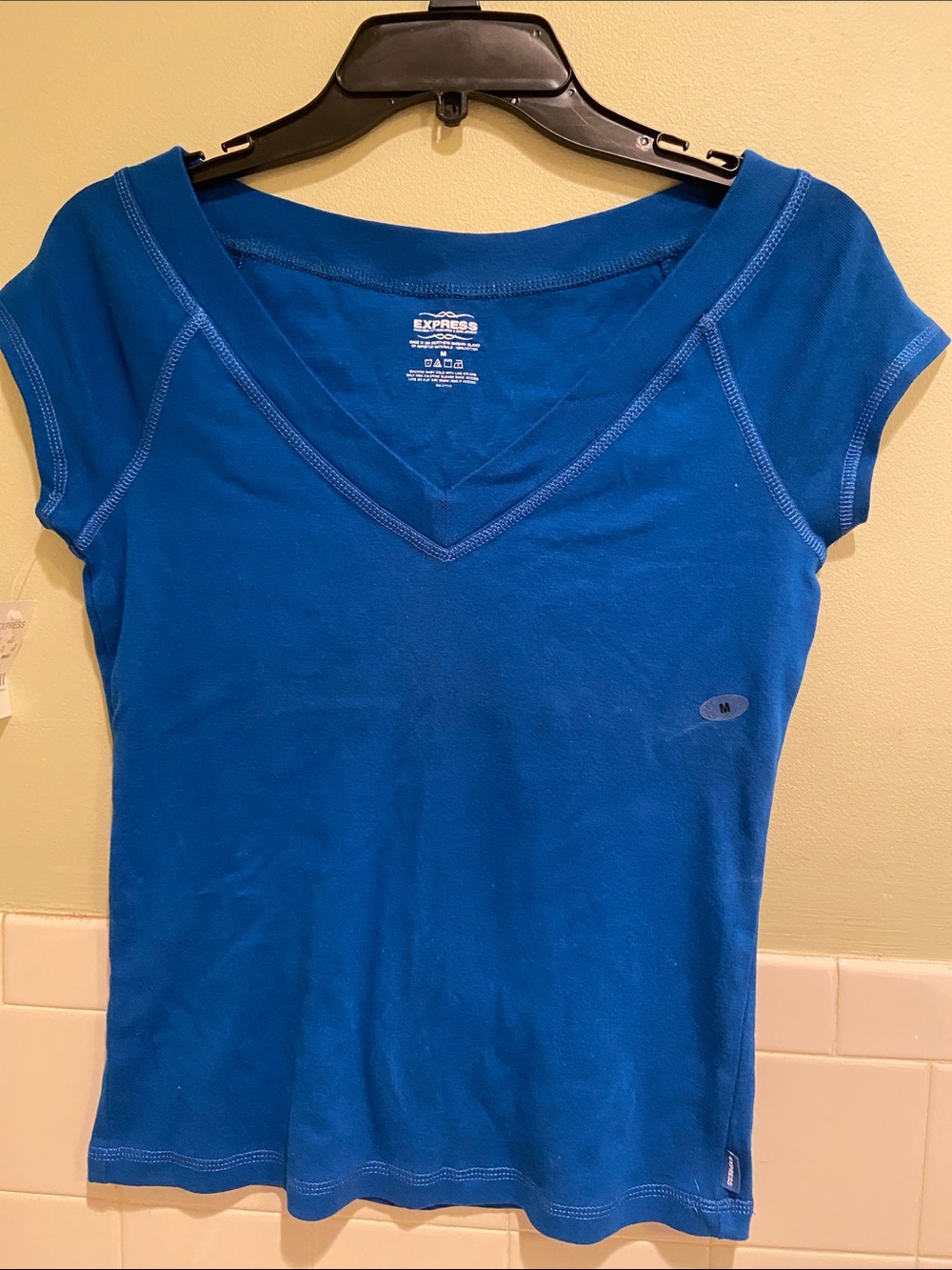 💙 Express Women's V-Neck Short Sleeve Top - Royal Blue Size Medium